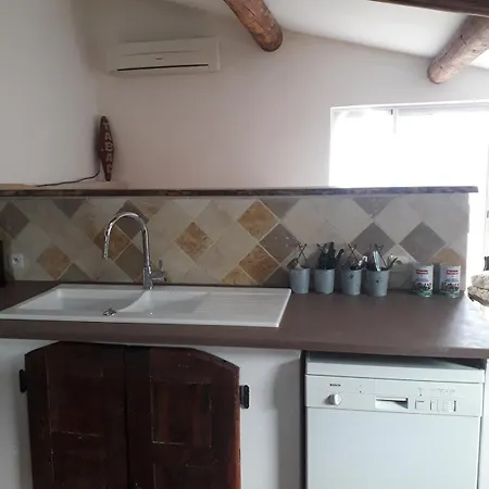 Holiday home Soleil Levant En Luberon Cereste